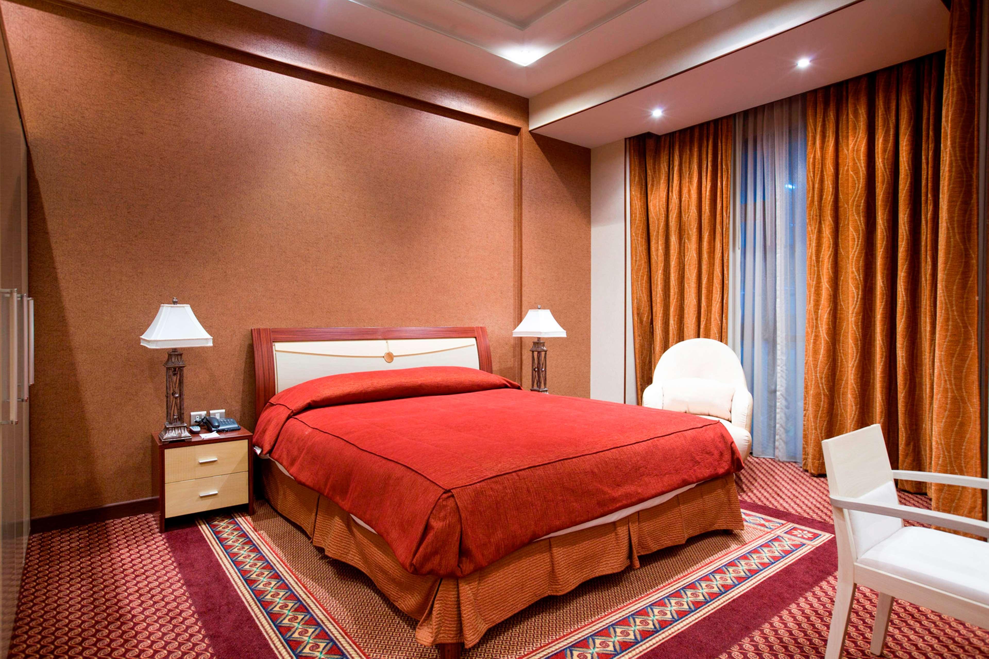 Center 4* Manama