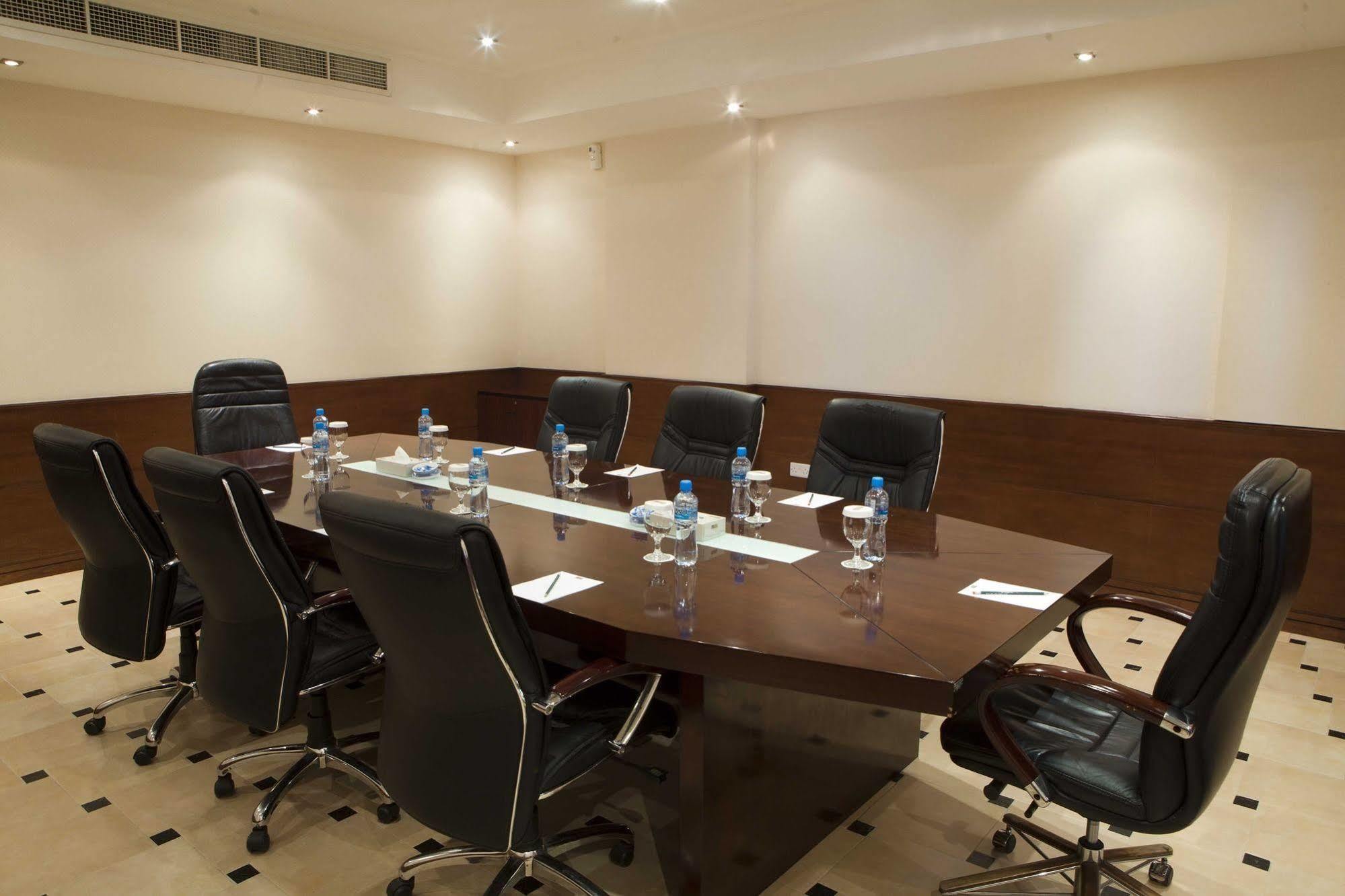 Center 4* Manama